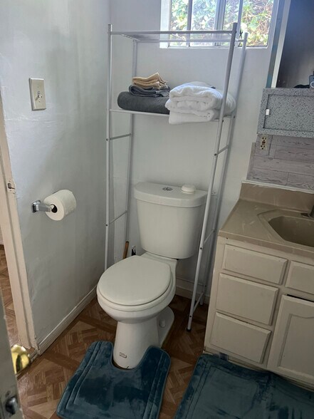 Building Photo - 430 E 184th St