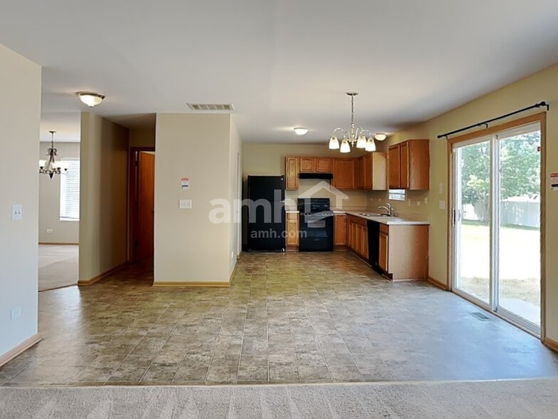 Building Photo - 14420 General Dr