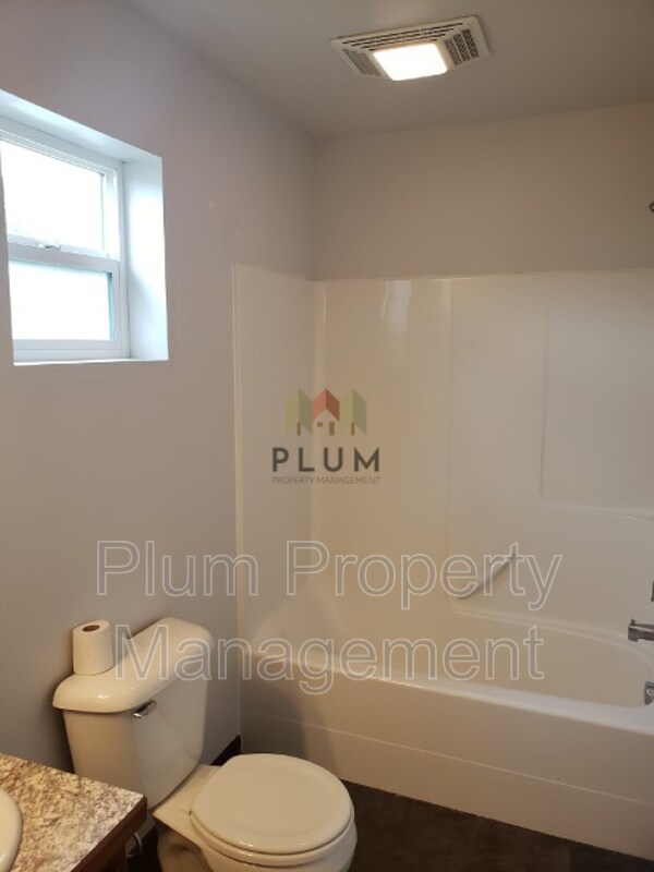 Building Photo - 2130 Mount Ave