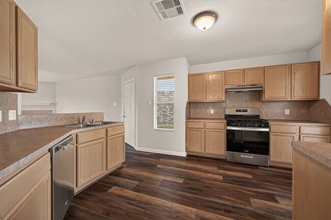 Building Photo - 14837 Peachmeadow Ln