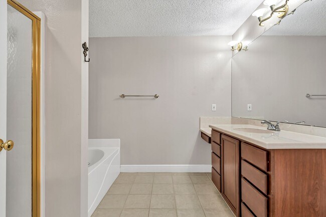 Building Photo - Community Pool & Deeded Access to Santa Ro...