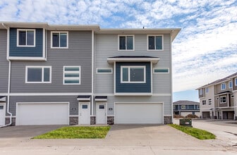 Building Photo - 1017 NW Lexi Ln