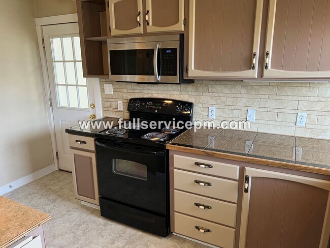 Building Photo - Wonderful corner lot home.