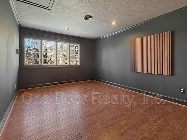 Building Photo - 109 Elizabeth Meriwether