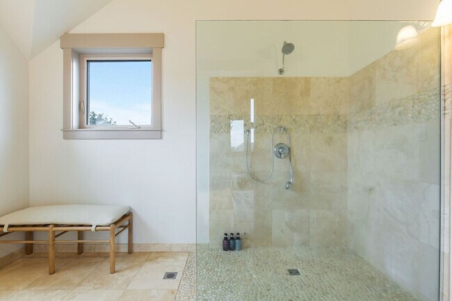 Building Photo - 316 19th Ave