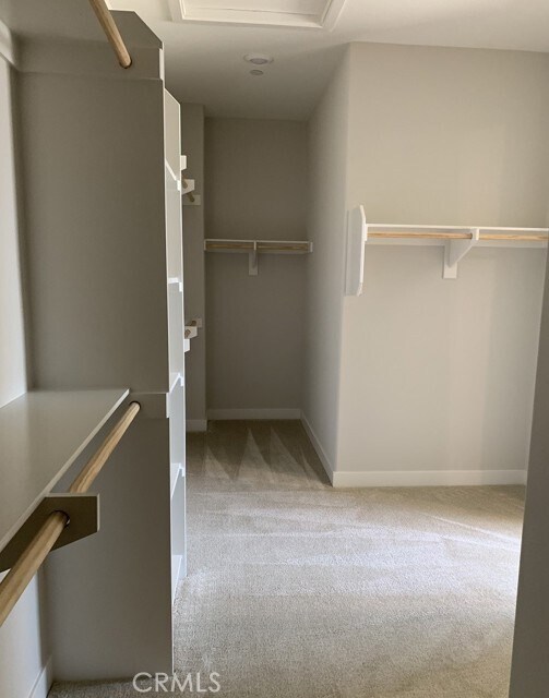 Building Photo - 646 Athos