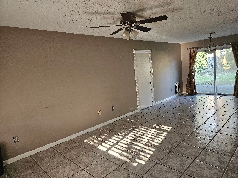 Building Photo - 1942 Mediamolle Dr