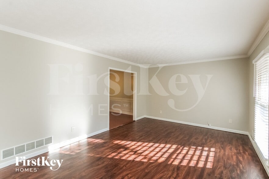 Building Photo - 295 Plantation Rd SW