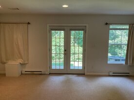 Building Photo - 1437 Glenside Grn