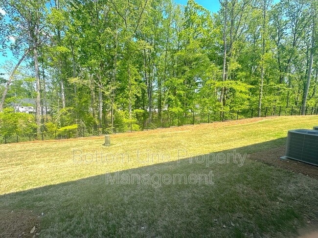 Building Photo - 9542 Munsing Dr