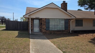 Building Photo - Wonderful 2 Bedroom Duplex In Bethany Ok.  $1250 Per Month!