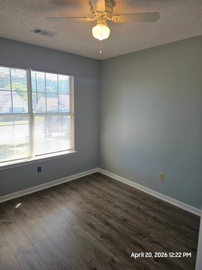 Building Photo - 6633 Biscayne