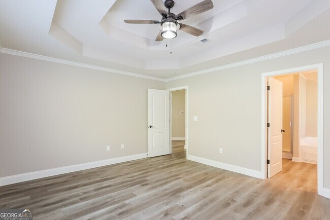 Building Photo - 204 Raleigh Way