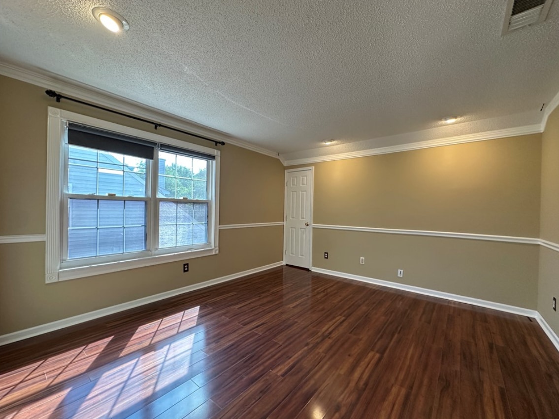 Building Photo - 3990 Roebling Ln