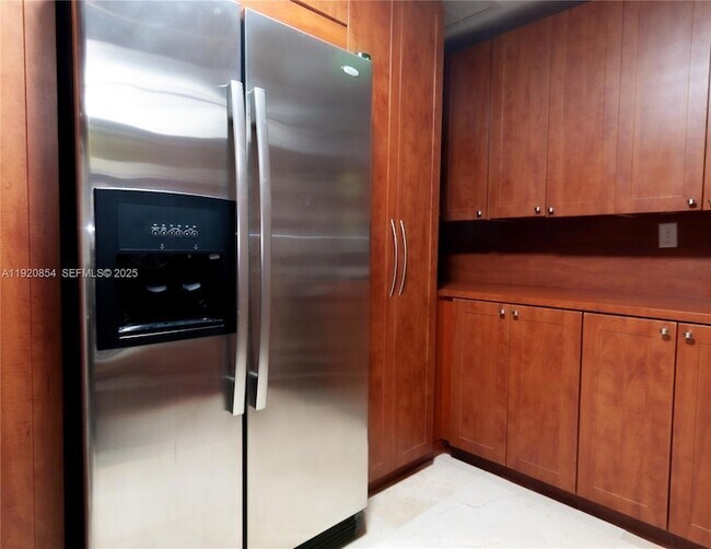 Building Photo - 6384 SW 31st St