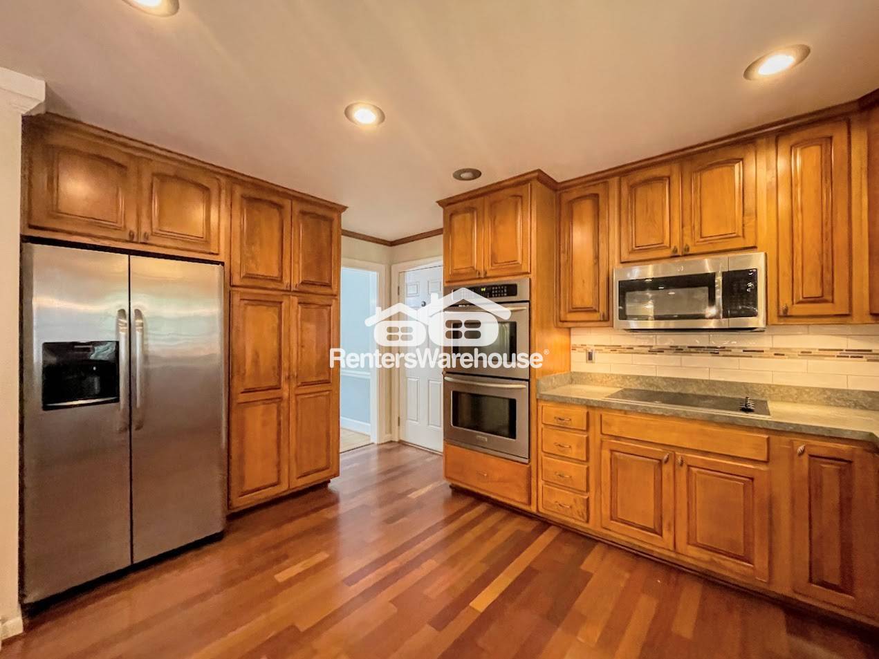 Building Photo - 3305 Camellia Dr