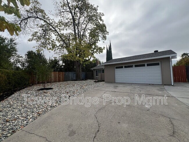 Building Photo - 5629 Phlox Ct