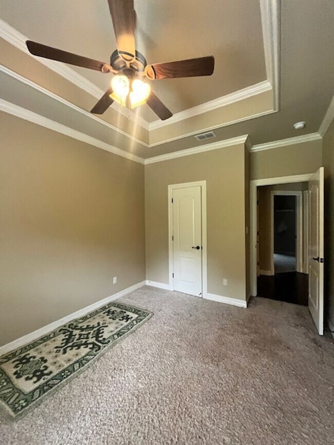 Building Photo - Beautiful Home in Tiburon!!