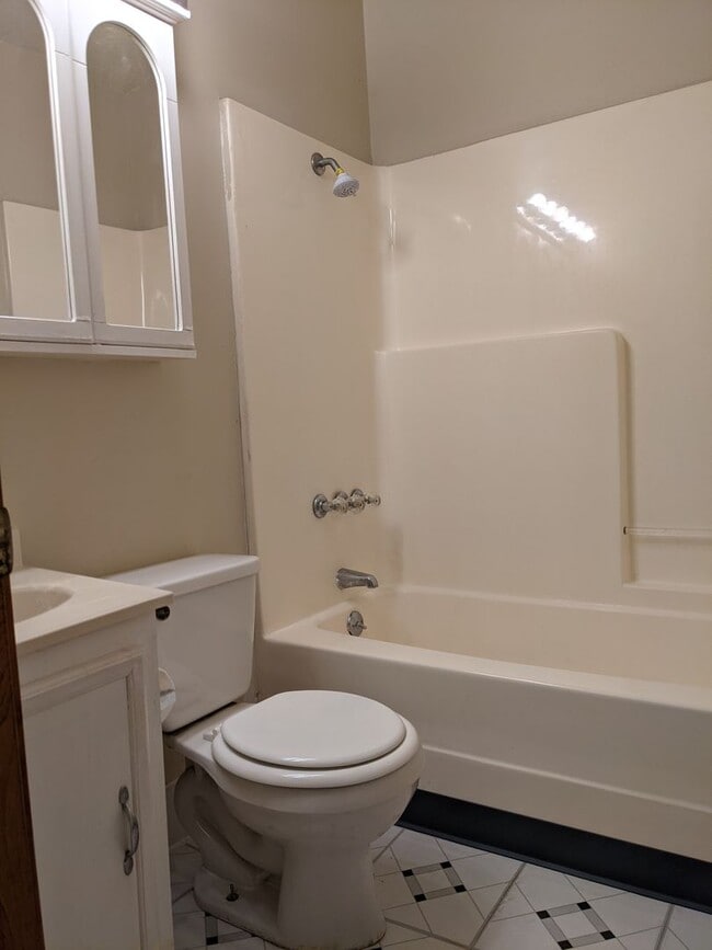 Building Photo - 4803 Appleton Ave