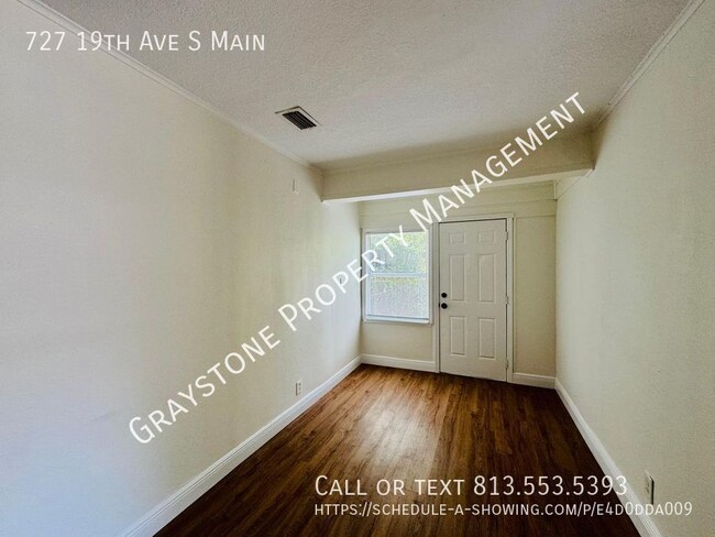 Building Photo - Cozy 3bed/1bath Duplex in St. Petersburg, ...