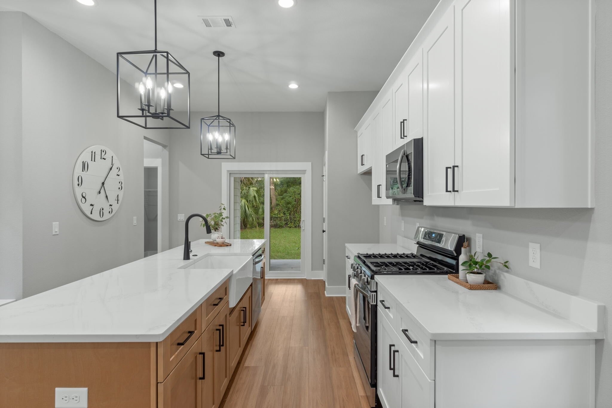 Building Photo - 706 N F St