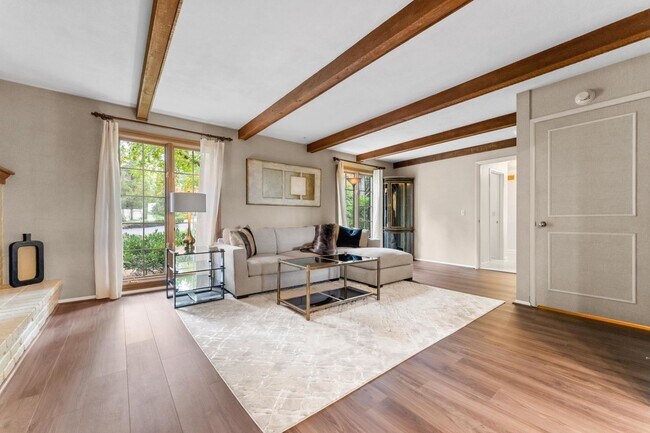 Building Photo - Fully Furnished Luxury Estate in Boise's Lower Highlands