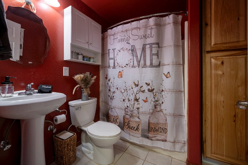 Building Photo - 807 Nebula St