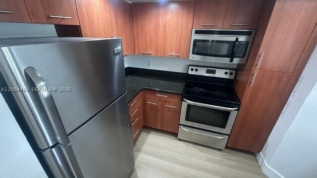 Building Photo - 12400 Vista Isles Dr