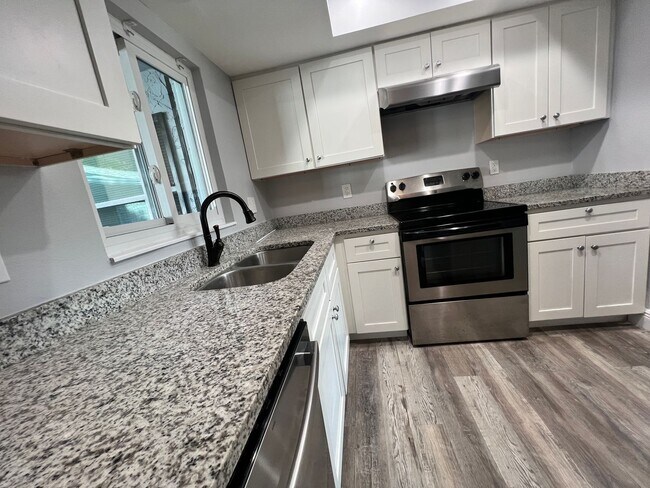Building Photo - 4042 Audubon Dr