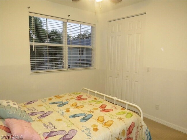 Building Photo - 1305 Mariposa Cir