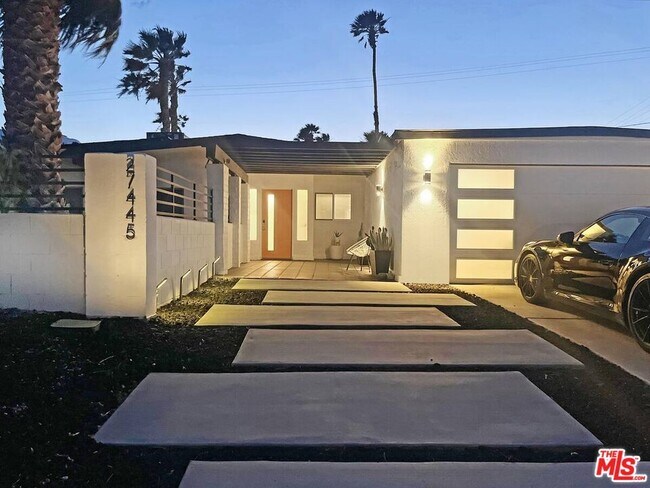 Building Photo - 27445 Hombria Dr