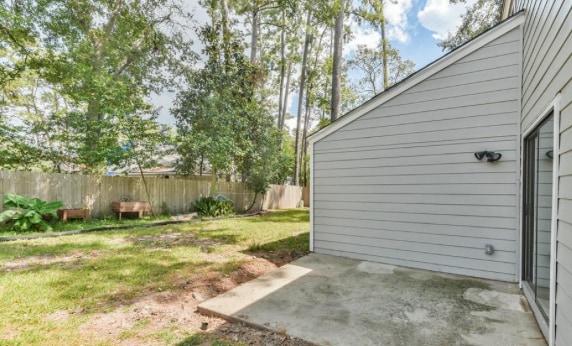 Building Photo - 2119 Woodstream Dr