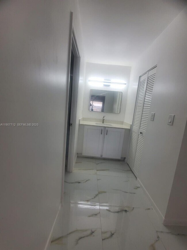 Building Photo - 3300 Spanish Moss Terrace