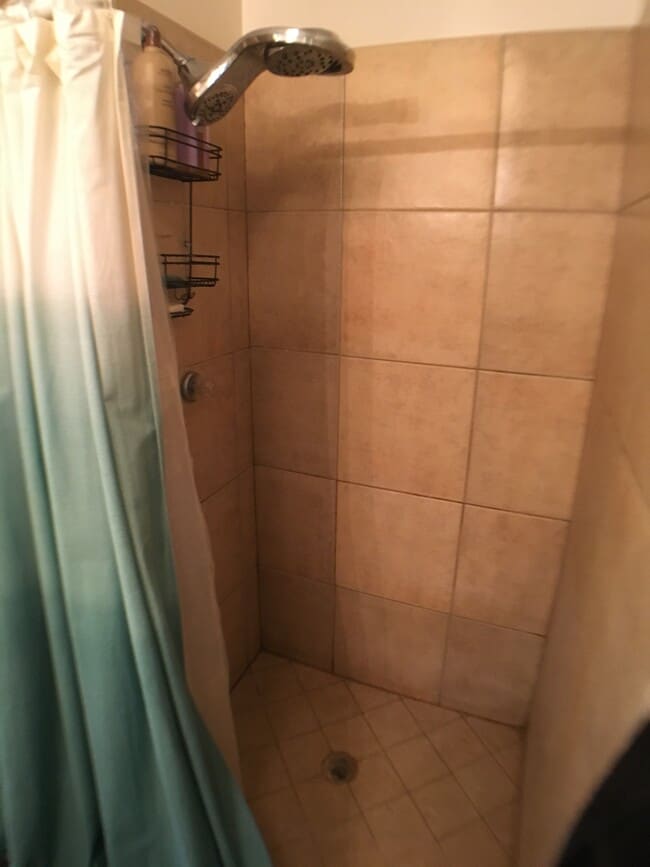 Building Photo - 221 Gillette Rd