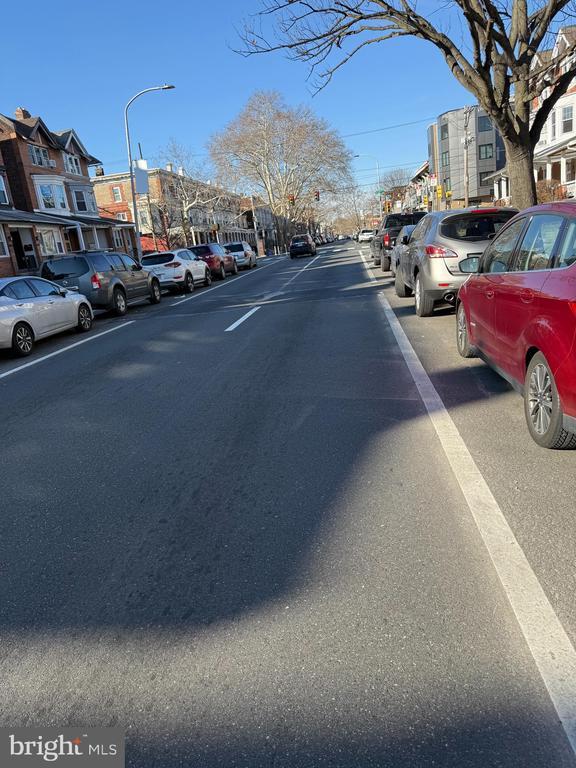 Building Photo - 4937 Walnut St