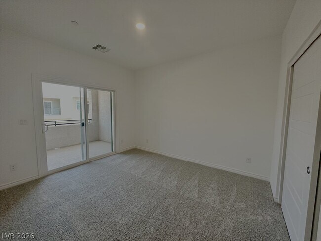 Building Photo - 333 Laurel Peak Dr