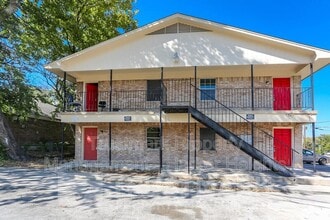 Building Photo - 501-502 Root Ave