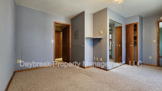 Building Photo - 1117 2nd Ave S
