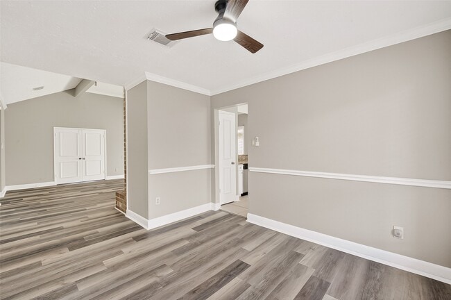 Building Photo - 12403 Meadow Ridge Dr