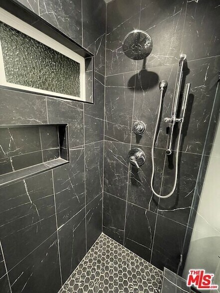 Building Photo - 9504 Gothic Ave