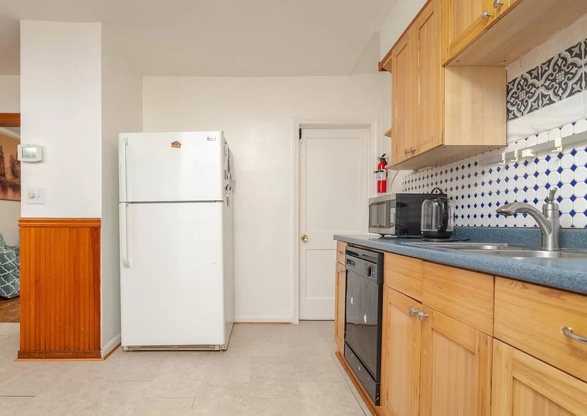 Building Photo - 1745 Amuskai Rd