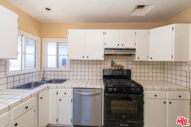 Building Photo - 6353 W 82nd St