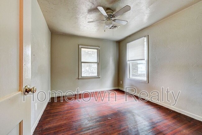 Building Photo - 410 E Steed Dr