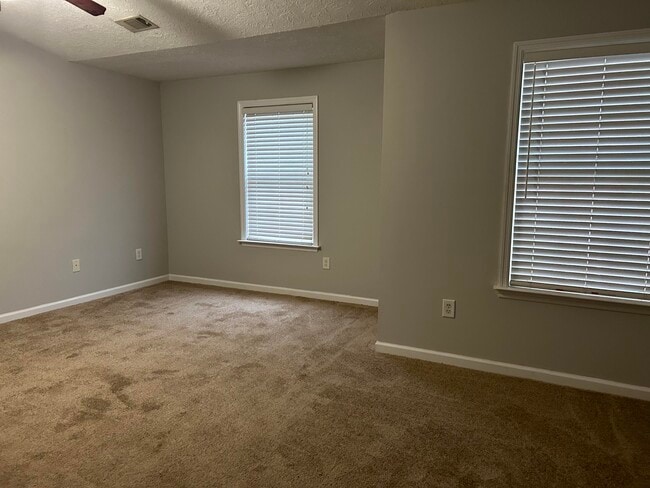 Building Photo - 2212 River Park Ct