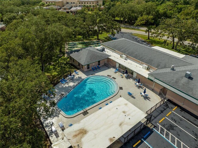 Building Photo - 2127 Scotland Dr