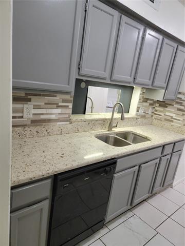 Building Photo - 7155 Fair Oaks Ave