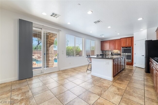 Building Photo - 9592 Staff Ln