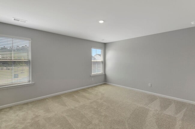 Building Photo - Summers Corner Home