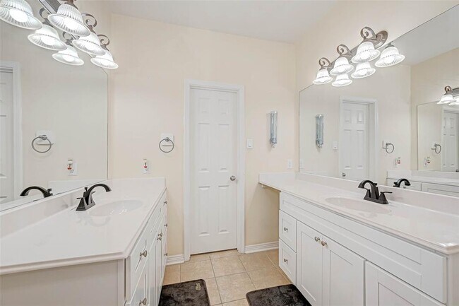 Building Photo - 618 Silver Creek Cir