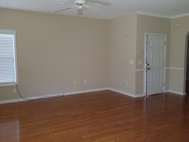 Building Photo - 404 Black Smith Ln